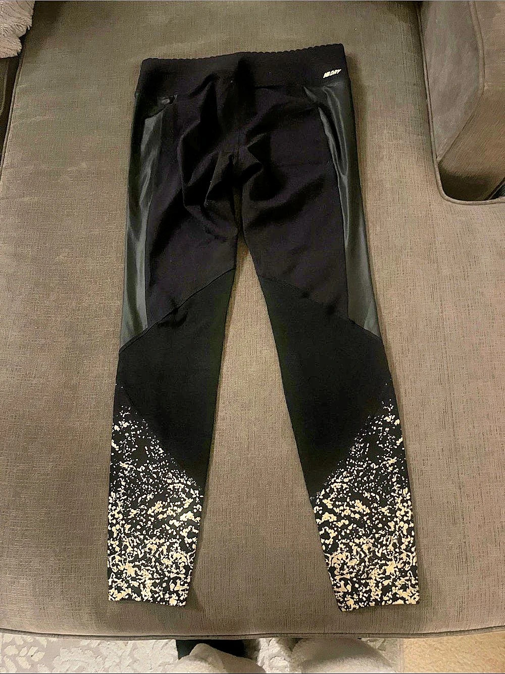 New Balance NB DRY leggings Black & Gold Size Medium Like New